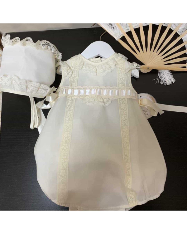 Pelele de organza con capota