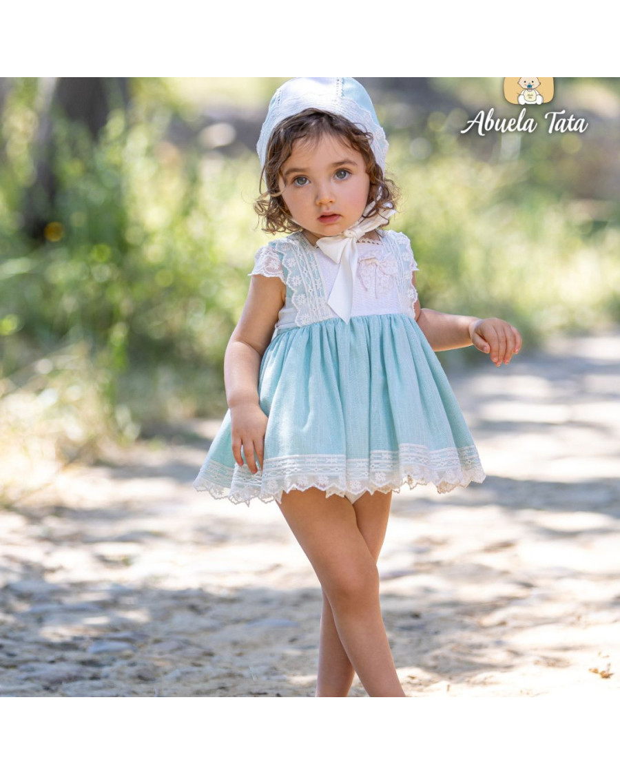 Jesusito con capota verde con  puntilla