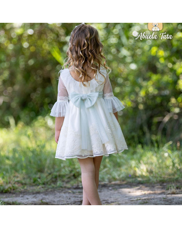 Vestido tul bordado beige lazo verde