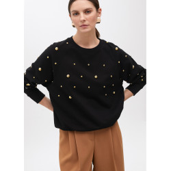 Sudadera negra con pedrería