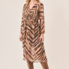 Vestido largo fluido con detalle nudo cintura