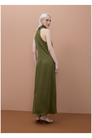 Vestido satinado cuello halter