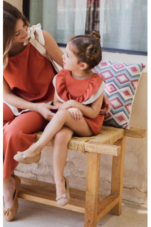 Vestido con volantes (talla pequeño)