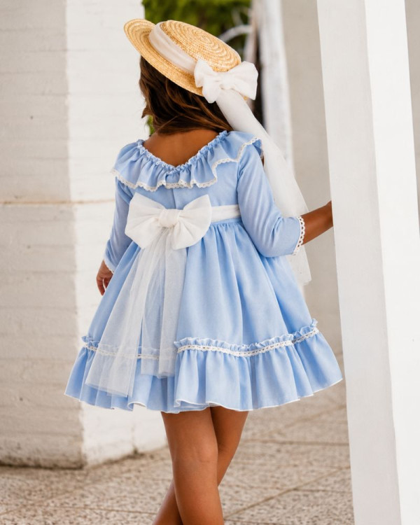 Vestido ceremonia celeste con acabados en crudo