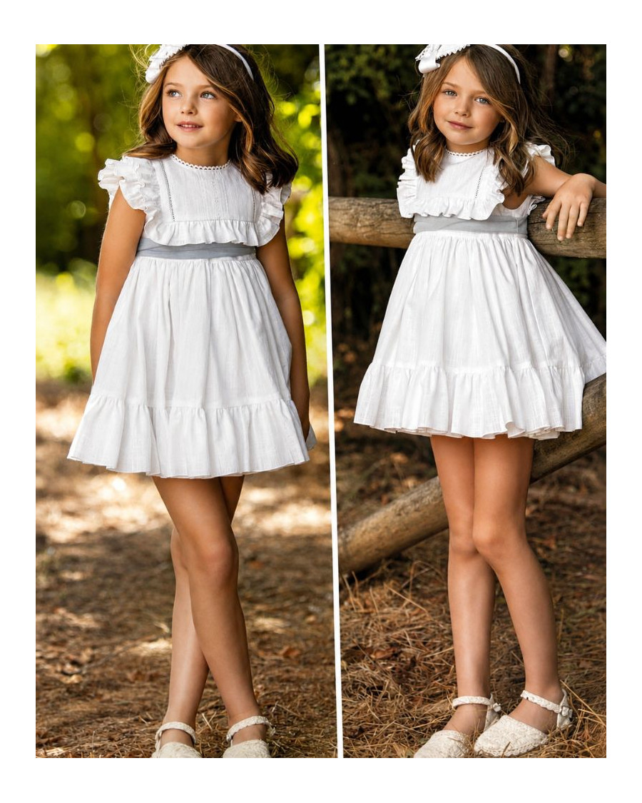 Vestido blanco lino con fajín azul