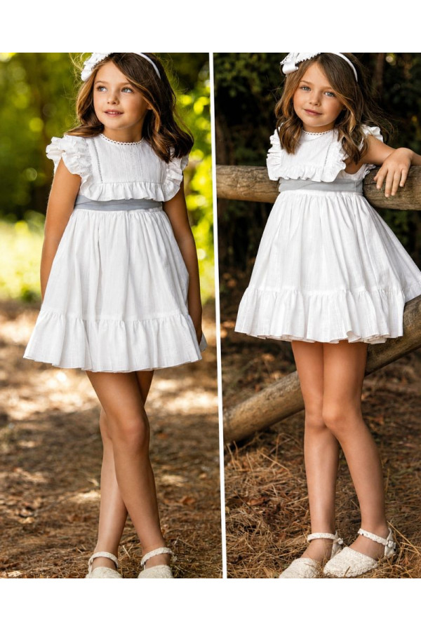 Vestido blanco lino con fajín azul