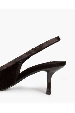 Zapato salón tacón fino color café