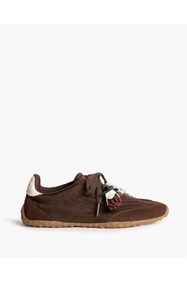 Zapatilla casual cordones marrón chocolate