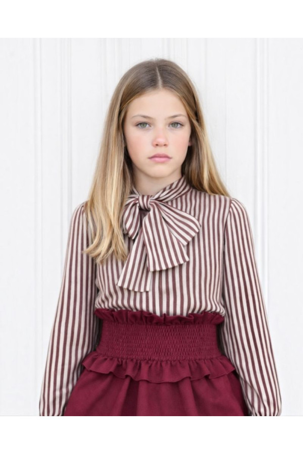 Conjunto falda burdeos camisa rayas