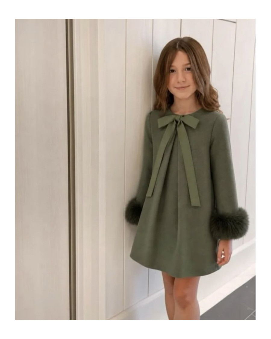 Vestido verde puños pelo