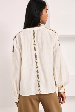 Blusa nido de abeja con tachas