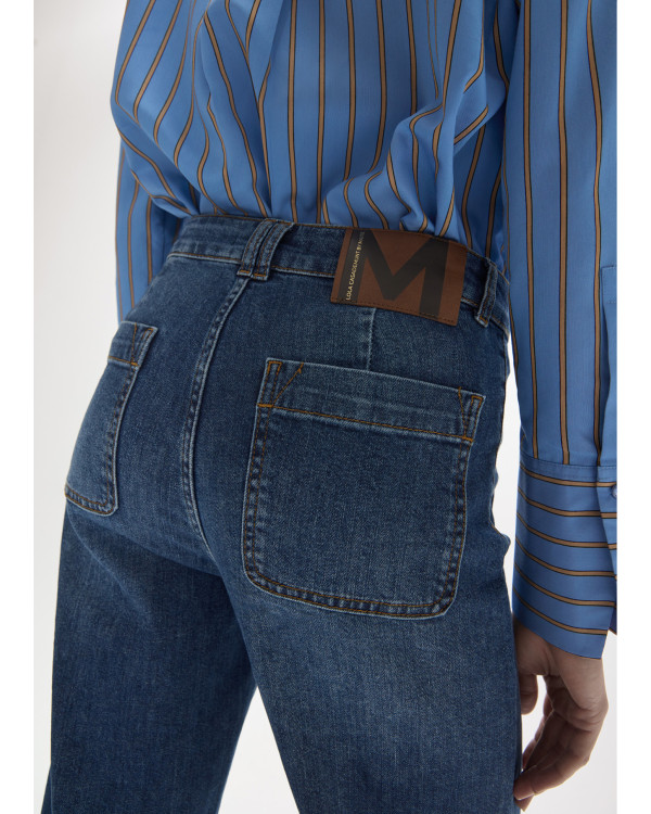 Jeans fit recto largo con snap personalizado el bolsillos