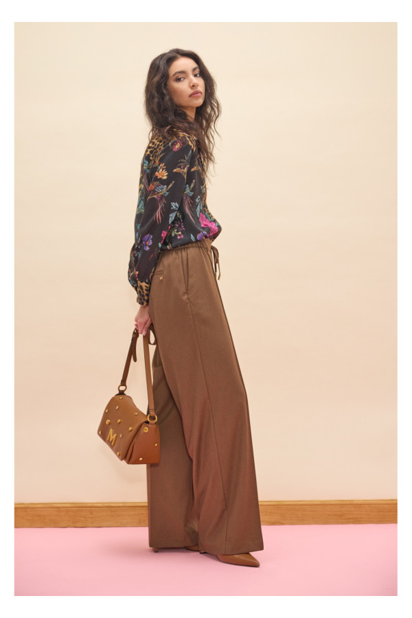 Pantalón fit paris marrón con goma cinturilla