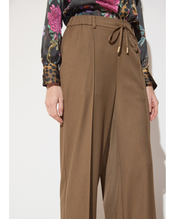 Pantalón fit paris marrón con goma cinturilla