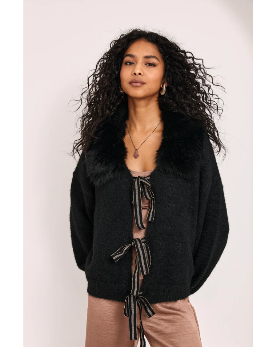 Cardigan con lana y pelo en cuello