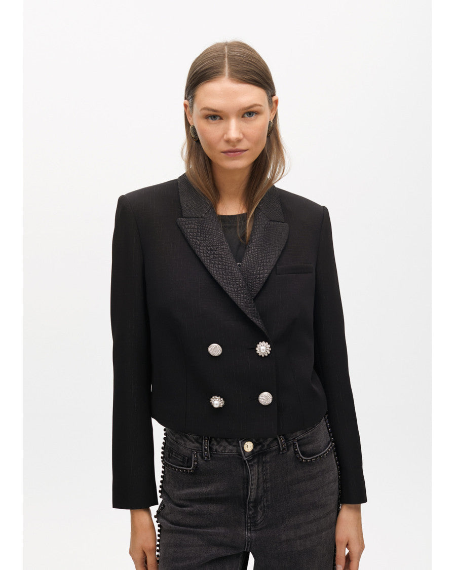 Americana corta con solapa animal print