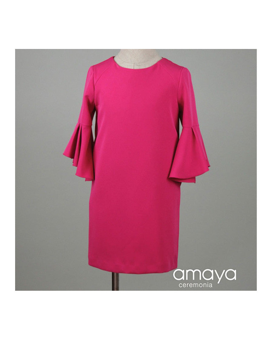 Vestido fucsia con volantes en mangas